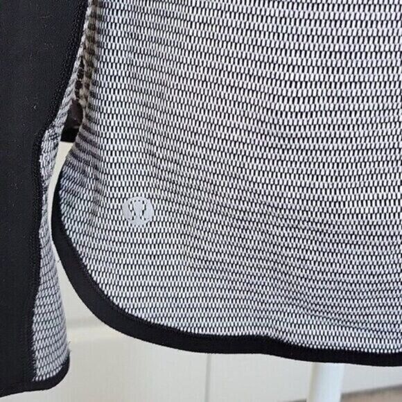 Lululemon Athletica Reversible Long Sleeve Top Black White Stripe Size 8 - Picture 7 of 12